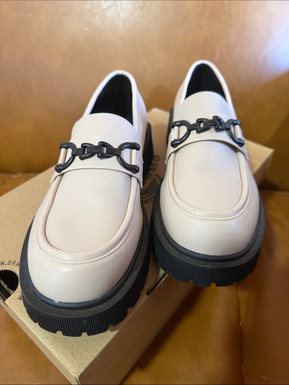 Women’s Chunky Chain Loafer in Light Pink/cream